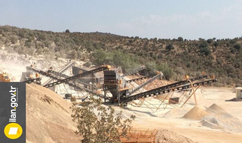 Taş kırma ve eleme tesisinde bulunan muhtelif makineler icradan satılıktır