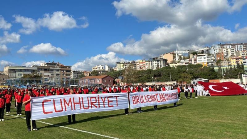 Erdek’te Cumhuriyet Bayramı coşkuyla kutlandı   