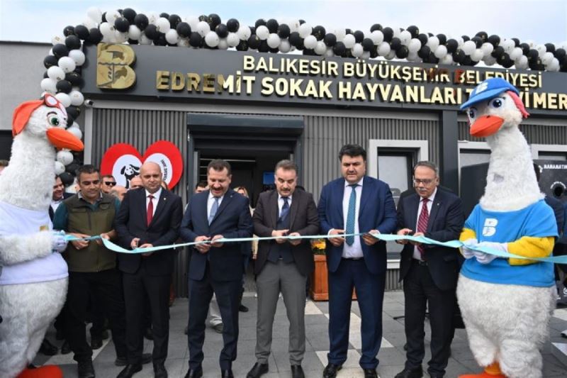 Edremit’ Sokak Hayvanları Tedavi Merkezi açıldı 