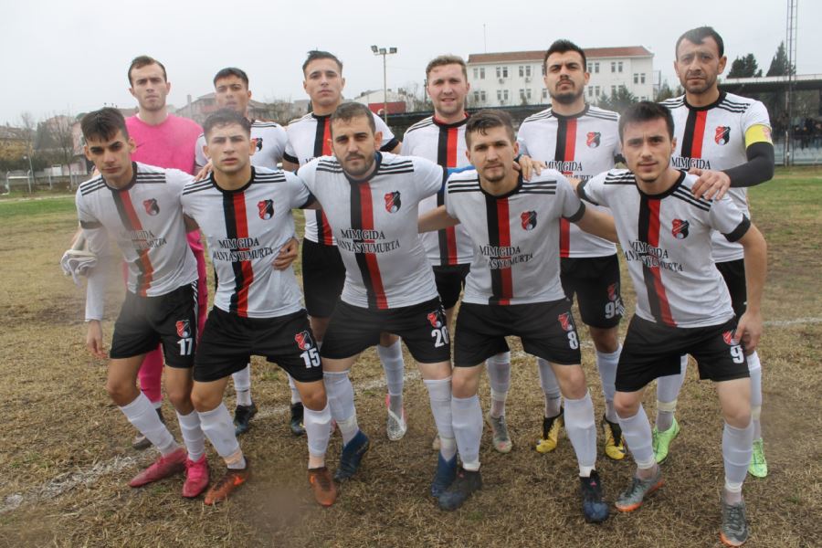 Manyas Belediyespor ilk yarıyı lider kapattı 