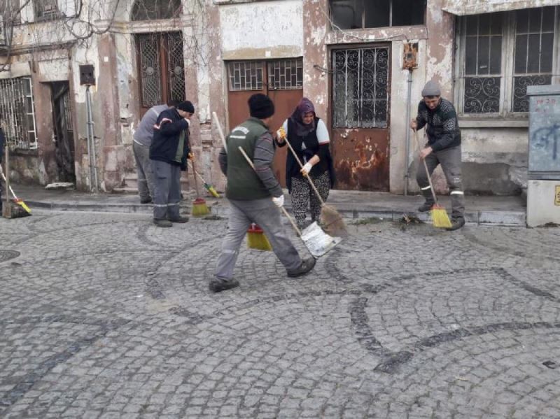 Ayvalık Belediyesi’nden temizlik seferberliği 