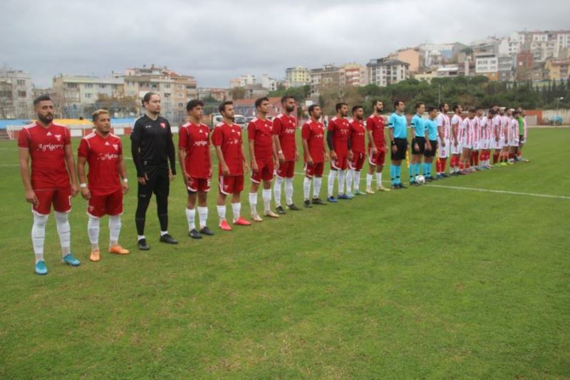 Erdekspor doludizgin GOP’yı 2-0 yendiler