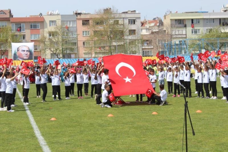 23 Nisan’ı Erdek coşkuyla kutladı 