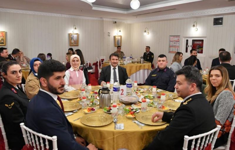 Vali Şıldak iftar programlarına devam ediyor 