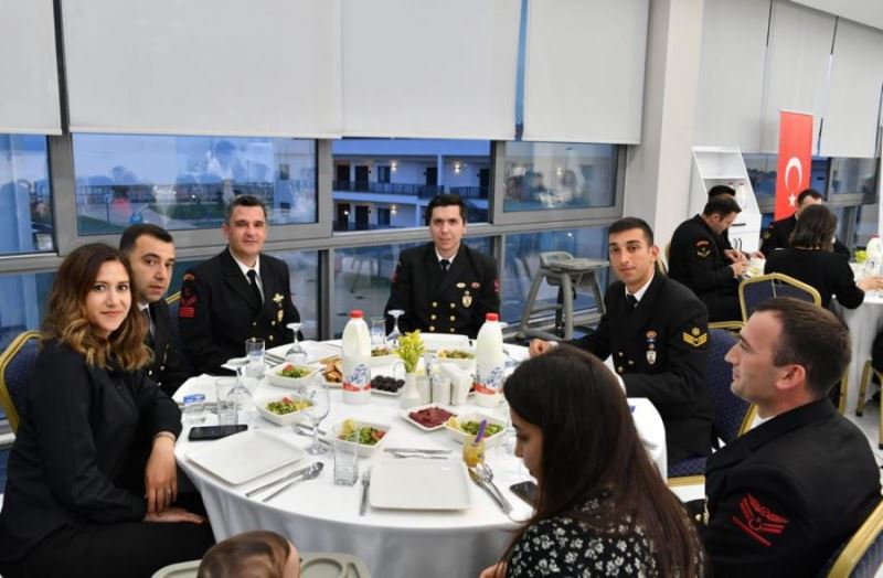 Vali Şıldak, Sahil Güvenlik personeliyle iftar açtı 