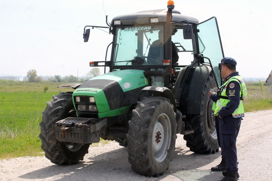 Jandarma trafik ekipleri denetimlerini arttırdı 