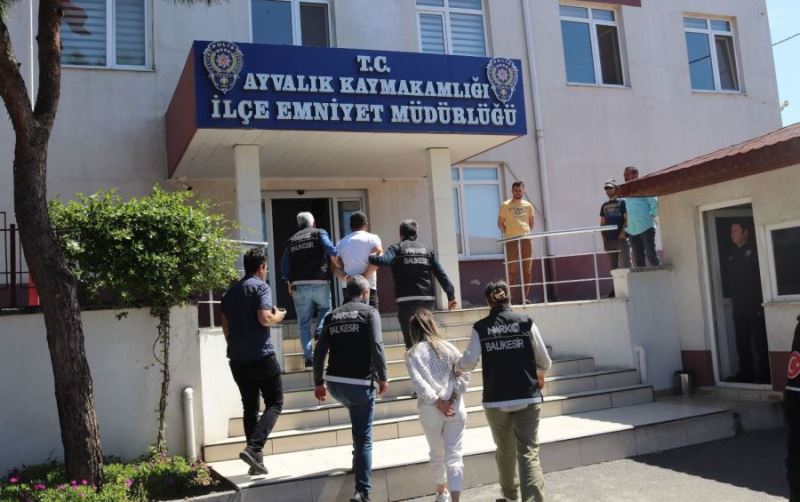 Balıkesir polisinin başarılı çalışmasıyla uyuşturucu çetesi çökertildi 