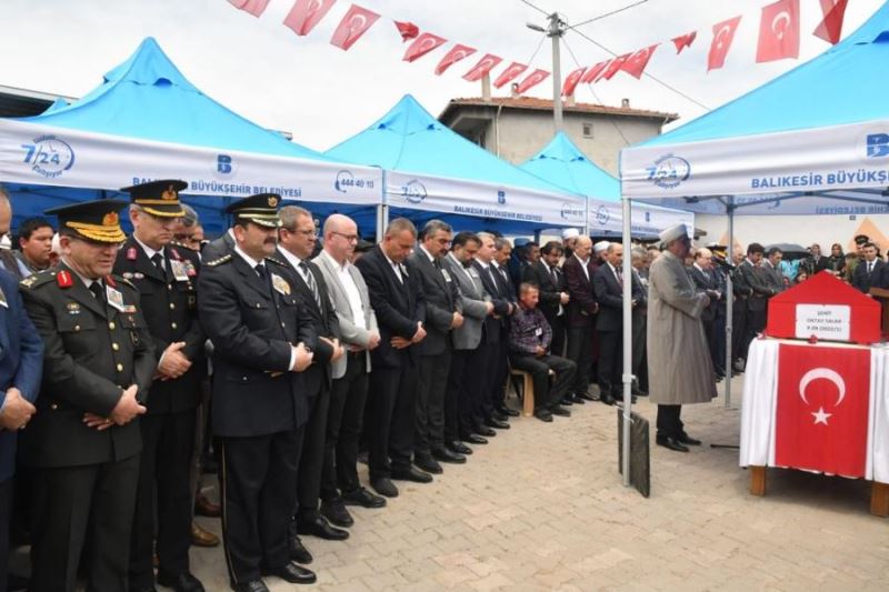 Balıkesir şehidine ağladı 