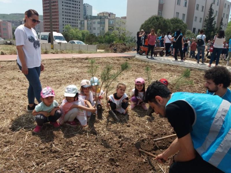 “Minik eller” fidanla buluştu