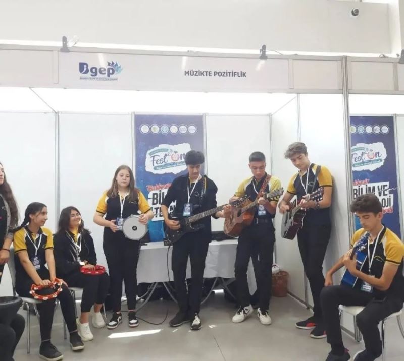 Erdek Anadolu Lisesi Fest’ON Festivali’nde 