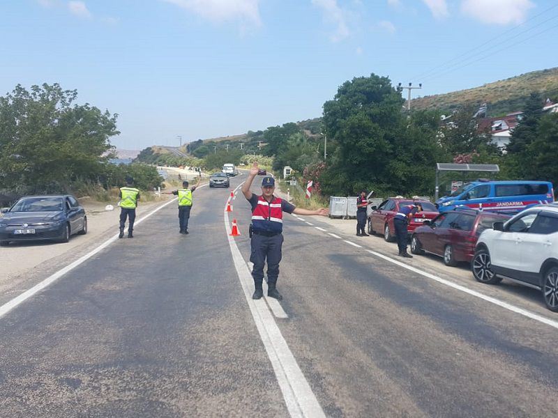 Polis ve jandarmadan ‘Huzur’ operasyonu 