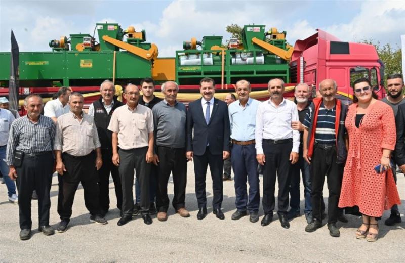 Büyükşehir’den üreticilere tohum temizleme makinesi desteği 