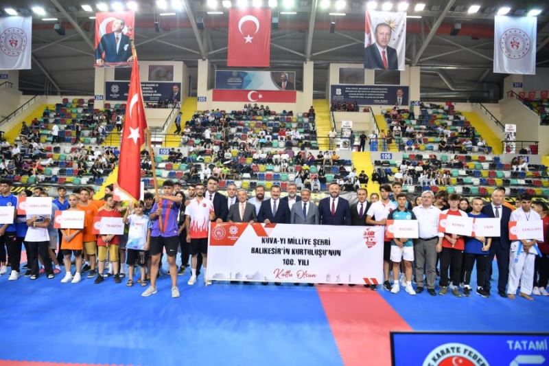 Karate Şampiyonası törenle başladı 