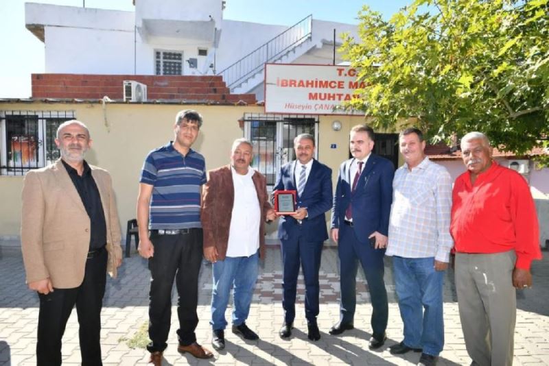 Edremit İbrahimce Mahallesi’nde  aileler ziyaret ediliyor 