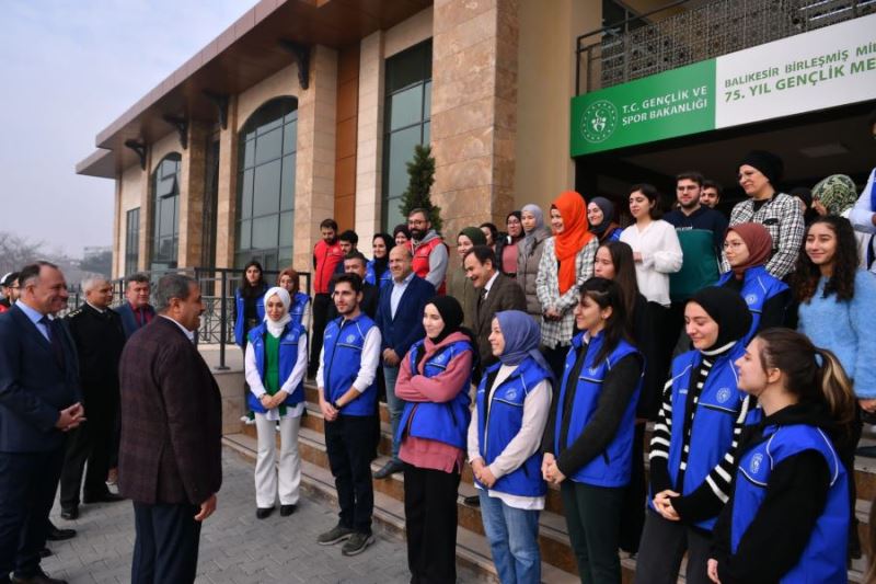 Vali Şıldak’tan yılın son günü ziyaretleri 