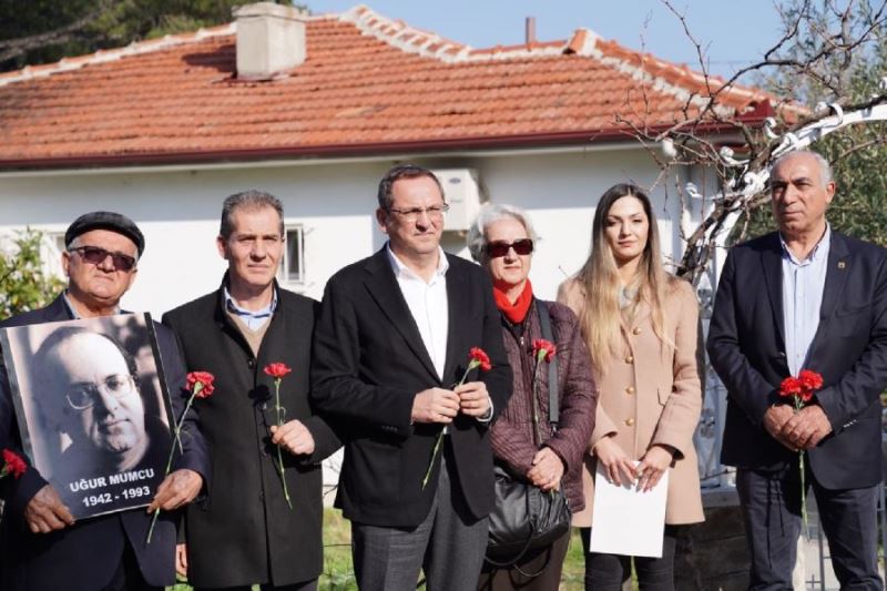 Uğur Mumcu Ayvalık’taki Evinin Önünde Anıldı