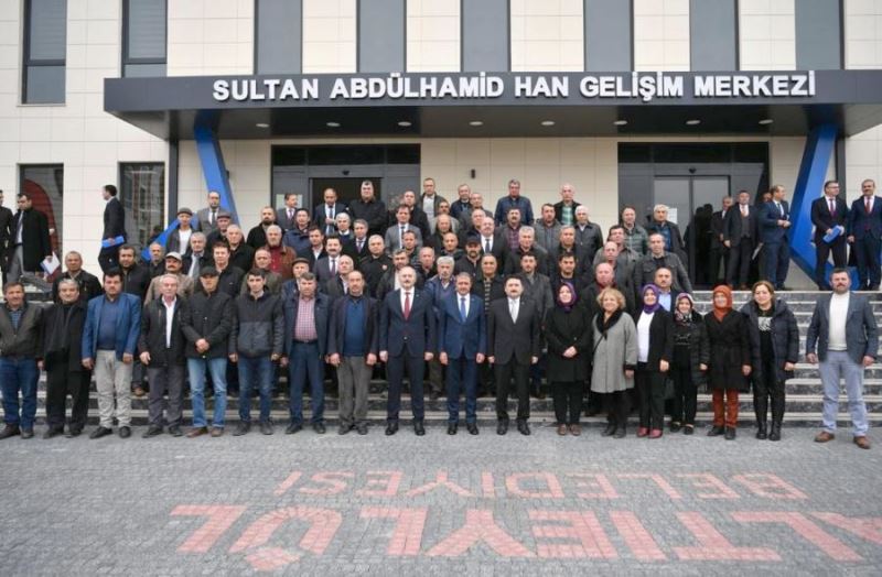 Vali Şıldak Altıeylül İlçesi’nde muhtarları dinledi 