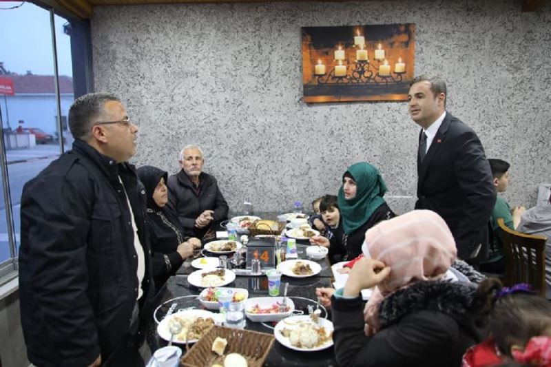 Akın, Balıkesir’de ağırlanan depremzedeleri ziyaret etti 