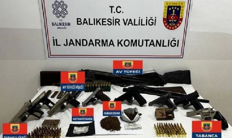 Jandarmadan silah ve uyuşturucu madde satıcısına operasyon