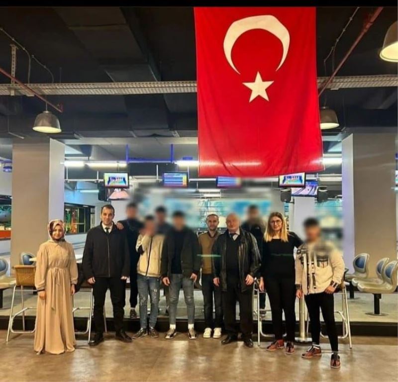 Çocuk yükümlüler Bowling oyunu  ile tanıştı