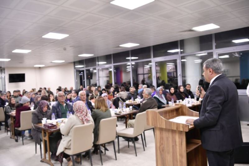 Vali Şıldak depremzedelerle iftar yaptı 