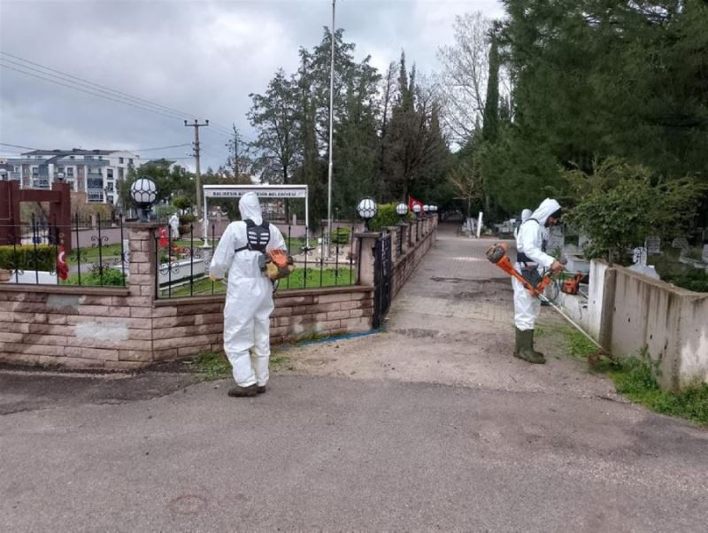 Mezarlıklar bayram ziyaretine hazır 