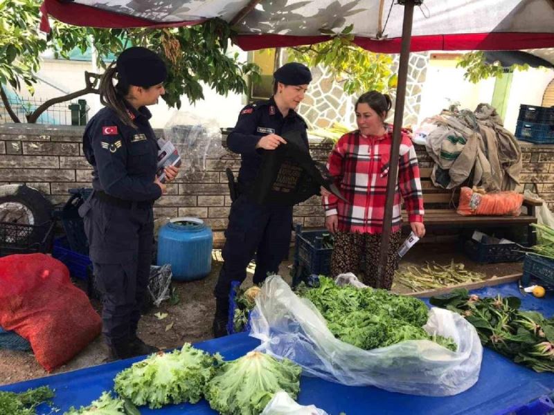 Kadın jandarmalar “Kadına şiddete hayır” dedi 