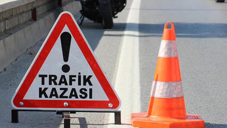 Kapaklı yolunda motosiklet ile otomobil çarpıştı: 2 yaralı 