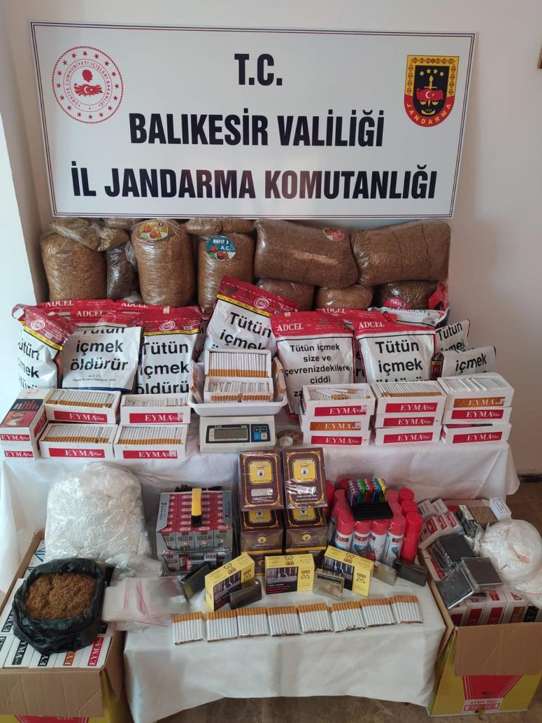 Jandarmanın Durdurduğu Araçta  Kaçak Tütün Ele Geçirildi